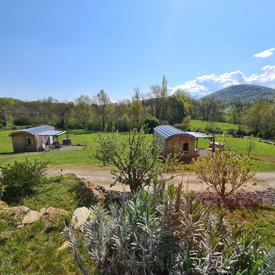 Villa Les Milles Bottes Et Ses Roulottes à Encausse-les-Thermes Extérieur photo